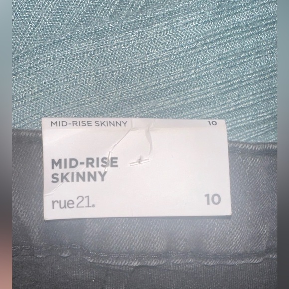 Rue21 women’s jeans. - Picture 3 of 4